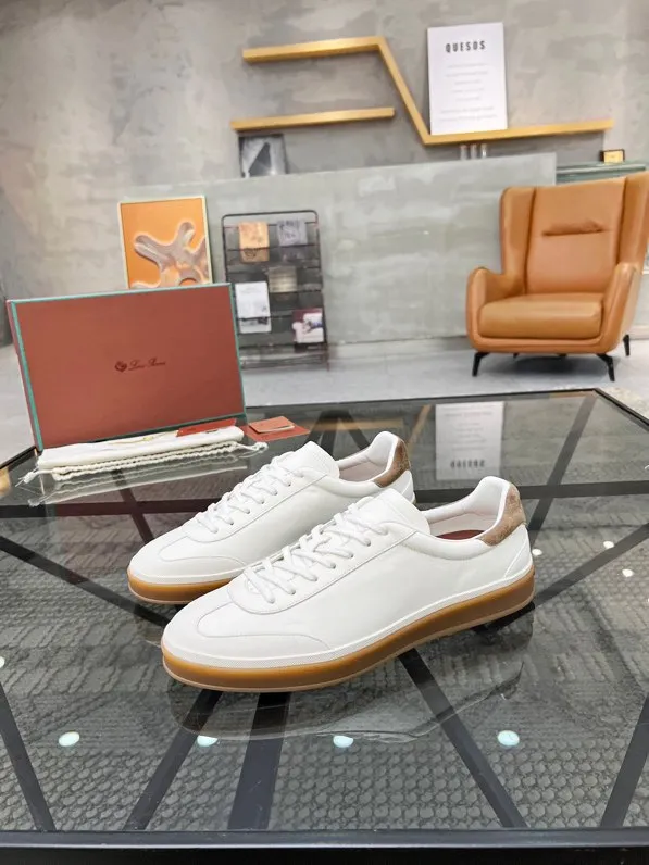Factory price: 440💰Loro men's shoes💰iana top purchasing agent🇮🇹 men's shoes💰 The popular casual sneakers counter of the popular street man has new products at the same time. The uppers are made of cowhide fabric imported from Italy. The high-quality splicing technology has a classic and generous layout with a masculine temperament. Soft and comfortable cowhide lining. The soles: the original soles are specially provided by the original factory. The exclusive molded soles are super comfortable. The original factory follows the order. 🔍🔍High quality. You can enter and exit the counter at will. Welcome to compare. The code number is 38-44, customized 45